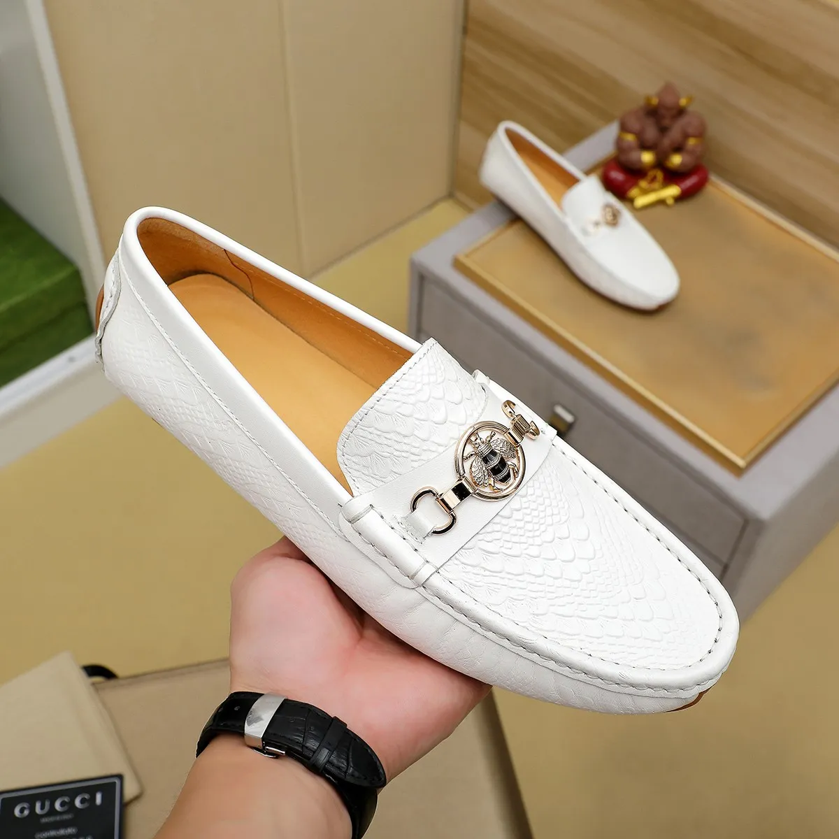 Men's shoes 💰360💰💰GUCCI Gucci official website synchronizes the latest model 🛃The upper is made of imported cowhide, 🐷leather lining, rubber outsole, 🎩🎩top-notch handcrafted workmanship with fine stitches and threads🔍definitely satisfy those perfectionist men who pursue high luxury quality 👏 Colors available! Code number 38-45 Large quantity in stock